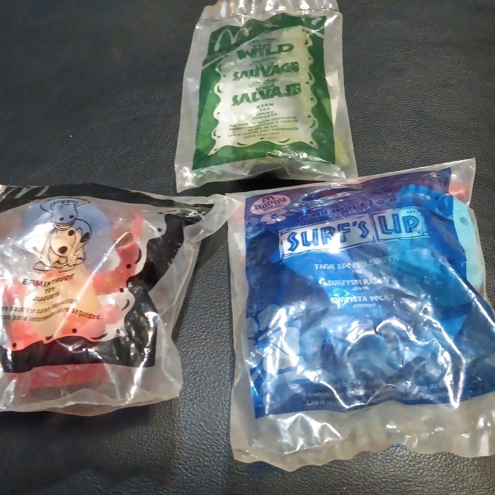 3 McDonalds Happy Meal Dianasaur #4 Ermintrude, Surfs up #4 Tank speedy surfer,